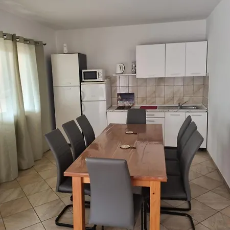 Apartment By The Sea Sukosan, Zadar - 23119